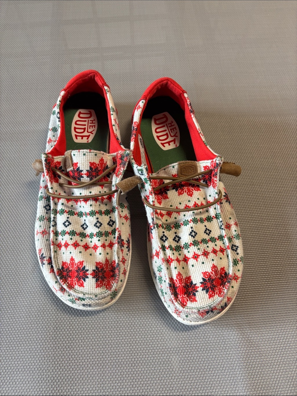 Hey Dude women’s 8 Christmas Red  Pattern Slip-Ons EUC